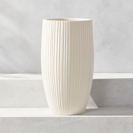 Zadie White Resin Indoor/Outdoor Planter Medium