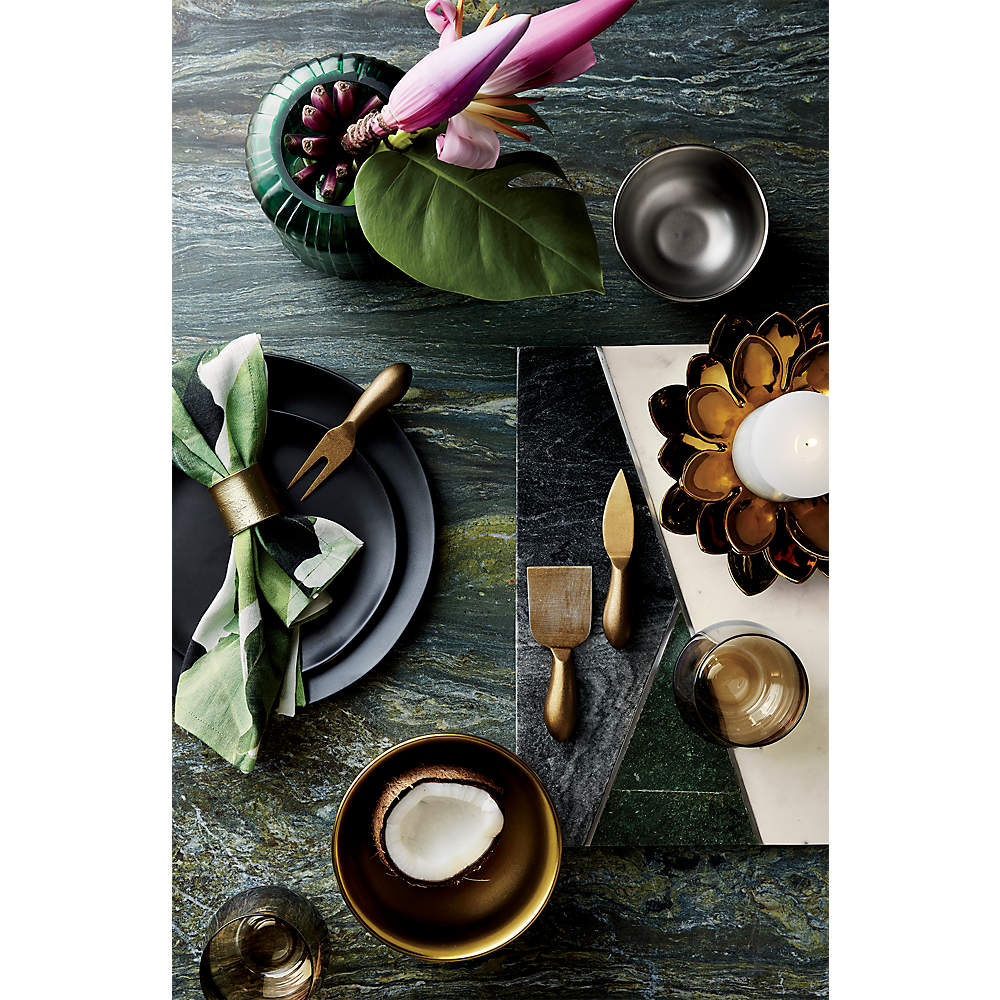 Matte black deals dinnerware set